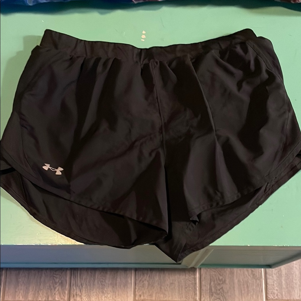 Under Armour Black Athletic Shorts Moisture-Wicking Performance